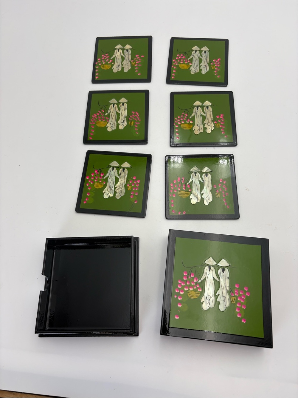 Vintage Lacquerware & Mother of Pearl Vietnamese Set of 6 Coasters in Box - Picture 6 of 11